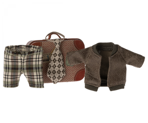 PRE-ORDER Maileg Jacket, pants and tie in suitcase, Grandpa mouse