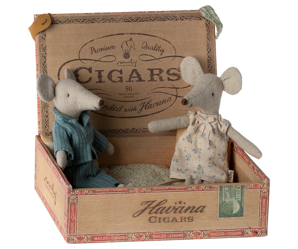 maileg mum and dad mice in cigar box 2023 edition